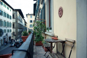 Luxury central flat river view